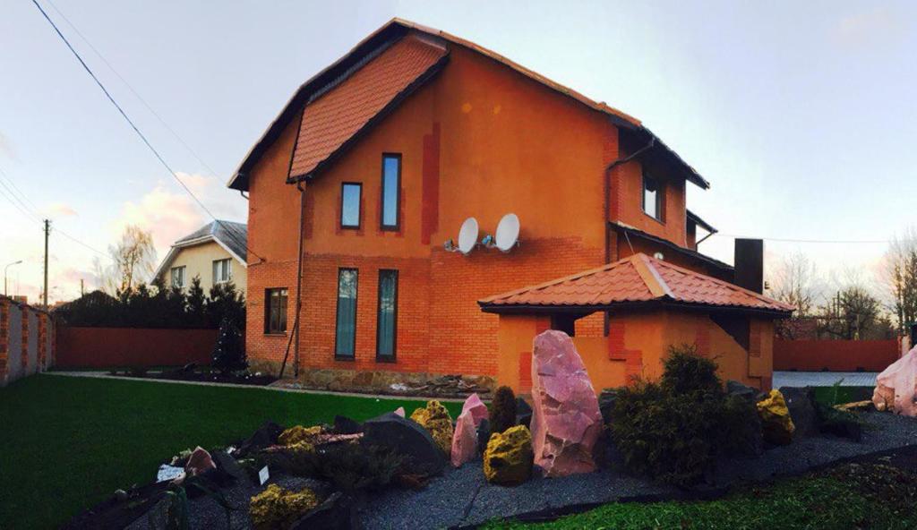 Готель «Corner House»