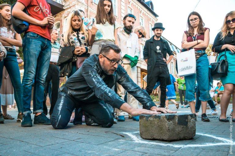 https://www.visitlutsk.com/wp-content/uploads/2026/05/mandrivnyj-vishak2.jpg